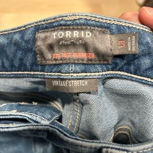 Torrid Blue Denim Mid-Rise Bermuda Shorts Size 18.